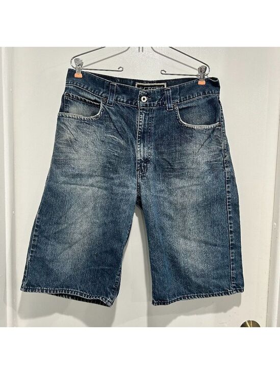 Levi's Other - Men's Levi's 579 baggy denim shorts Size 34